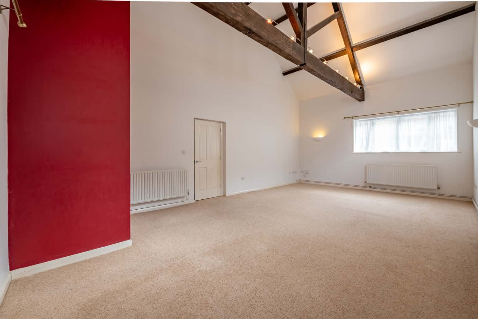 A RARE EXQUISITE HOME IN PERFECT CONDITION *** GUIDE PRICE £300,00 - £325,000 *** Property image 3