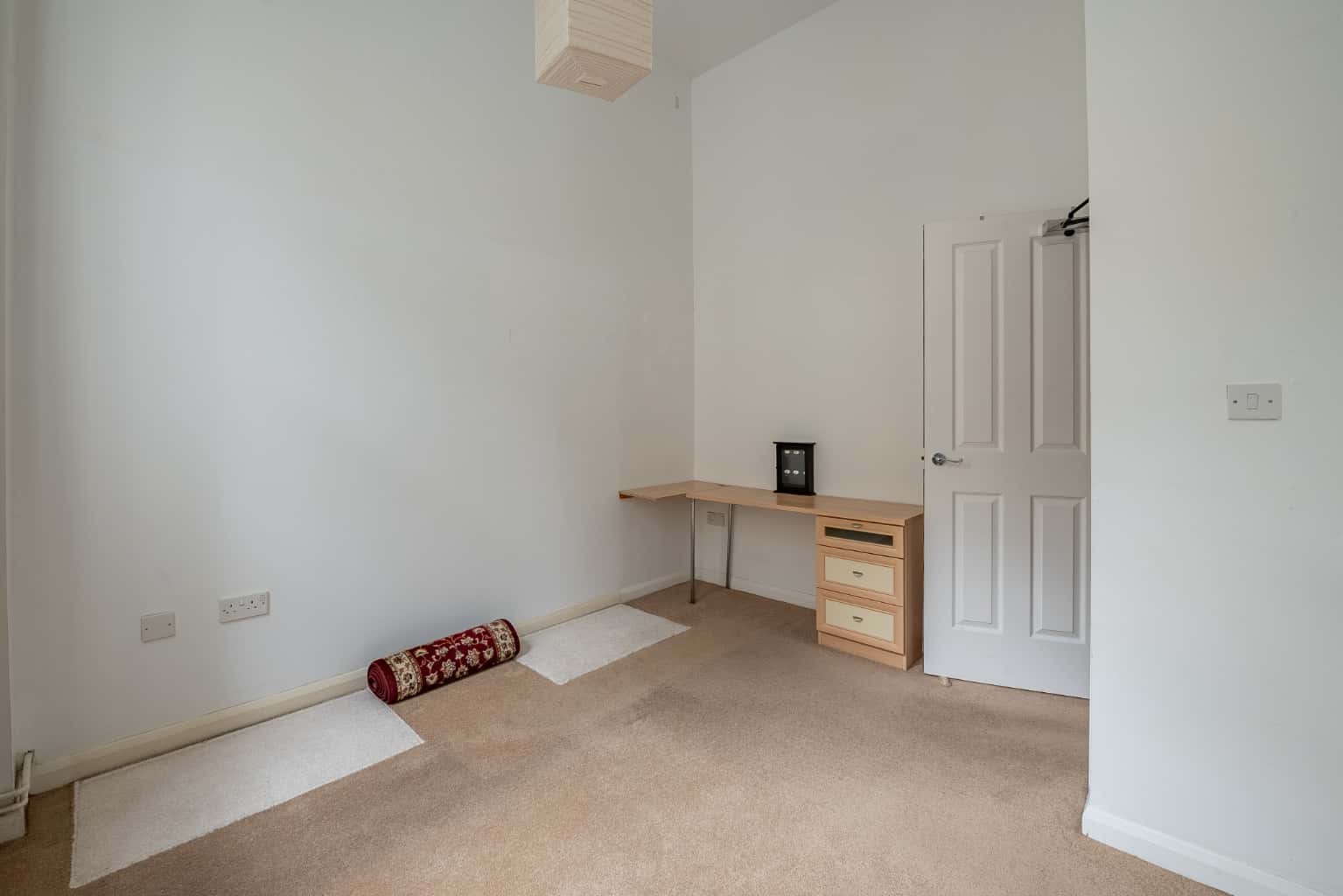 A RARE EXQUISITE HOME IN PERFECT CONDITION *** GUIDE PRICE £300,00 - £325,000 *** Property image 12