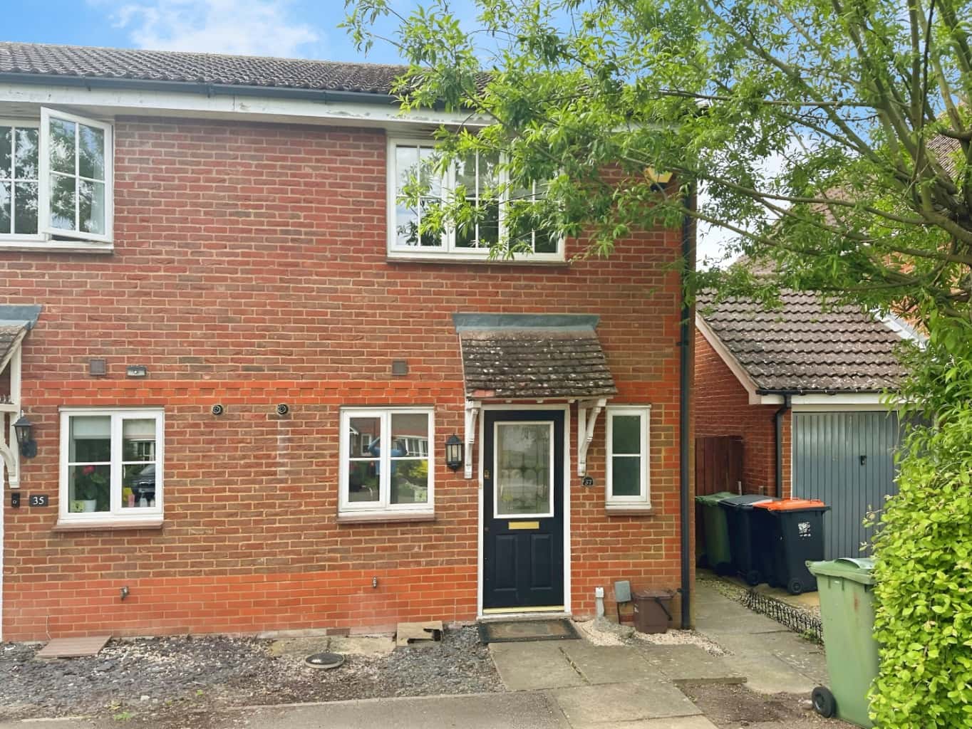 Spacious 2-Bedroom House with Garden - Open House Event on Sat 1/6! Property image 1