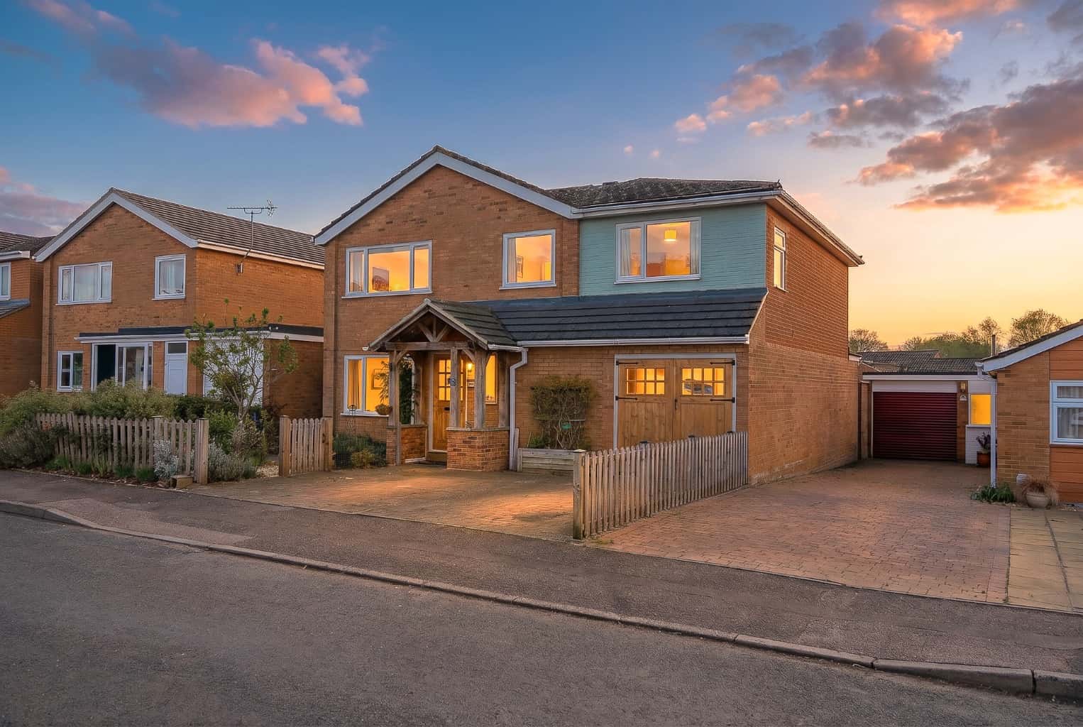 Spacious 5-Bedroom Detached House in Perry, Cambridgeshire Ideal Family Home Close to Grafham Water Property image 1