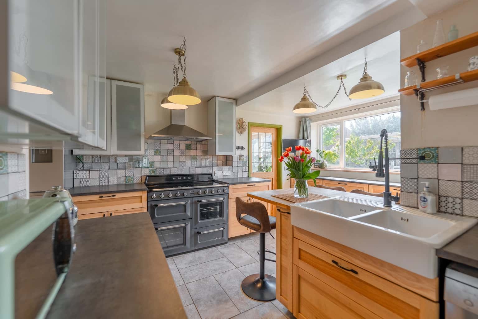 Spacious 5-Bedroom Detached House in Perry, Cambridgeshire Ideal Family Home Close to Grafham Water Property image 2