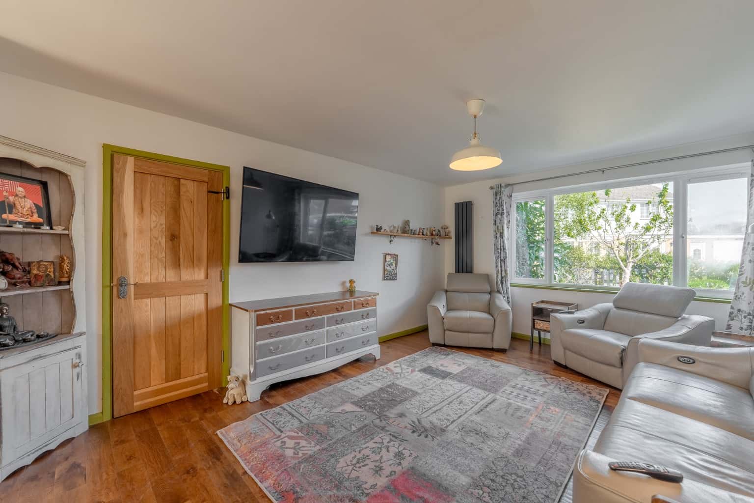 Spacious 5-Bedroom Detached House in Perry, Cambridgeshire Ideal Family Home Close to Grafham Water Property image 4