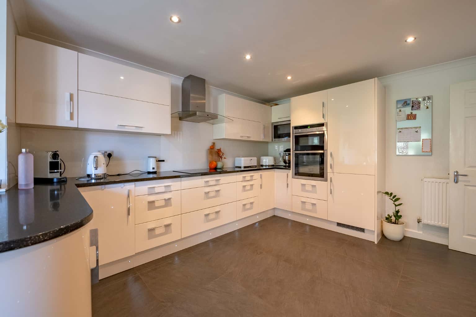 A Beautiful 4 Bedroom Detached Home in Great North Road, Eaton Socon! Property image 5