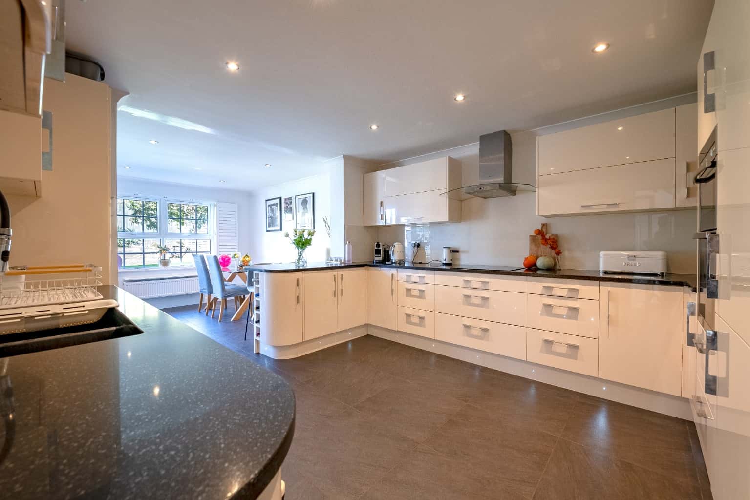 A Beautiful 4 Bedroom Detached Home in Great North Road, Eaton Socon! Property image 2