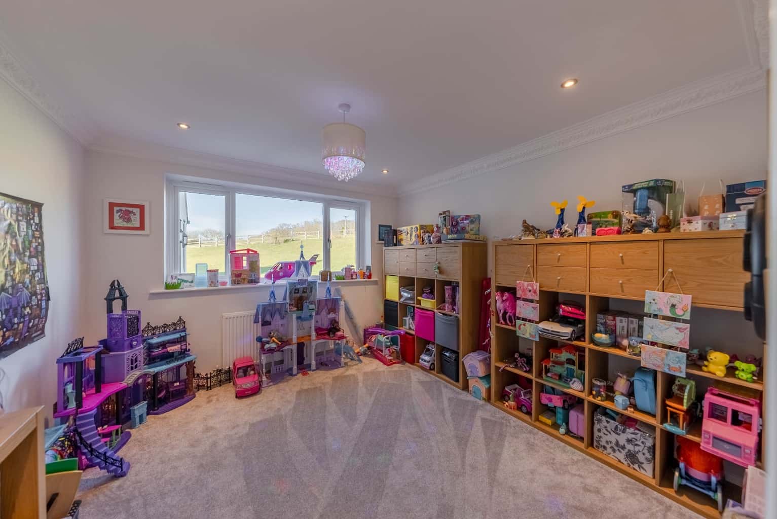 Stunning Countryside Home with Five Bedrooms, Two Bathrooms, Four Family Rooms & Gorgeous Grounds Property image 18