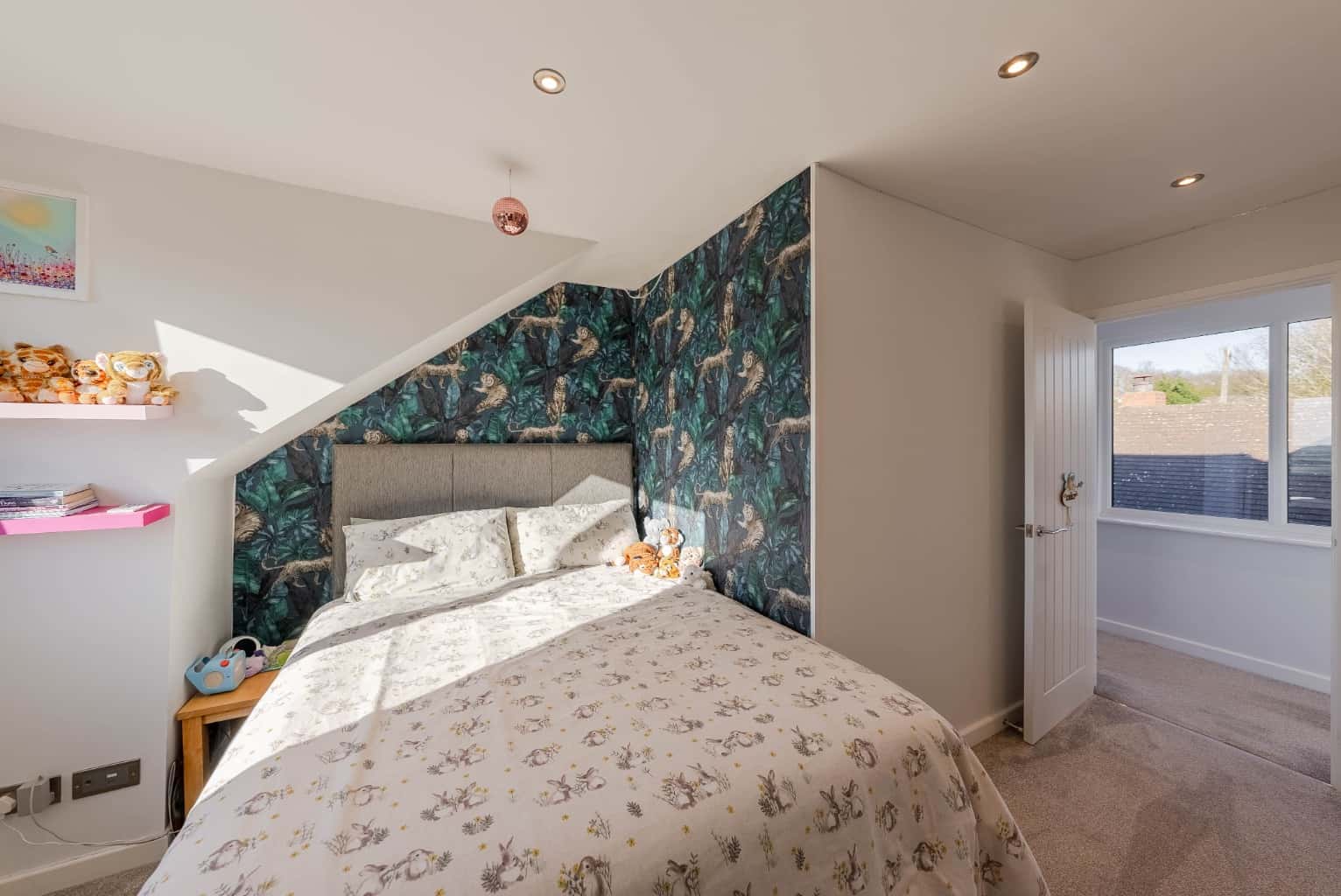 Stunning Countryside Home with Five Bedrooms, Two Bathrooms, Four Family Rooms & Gorgeous Grounds Property image 38