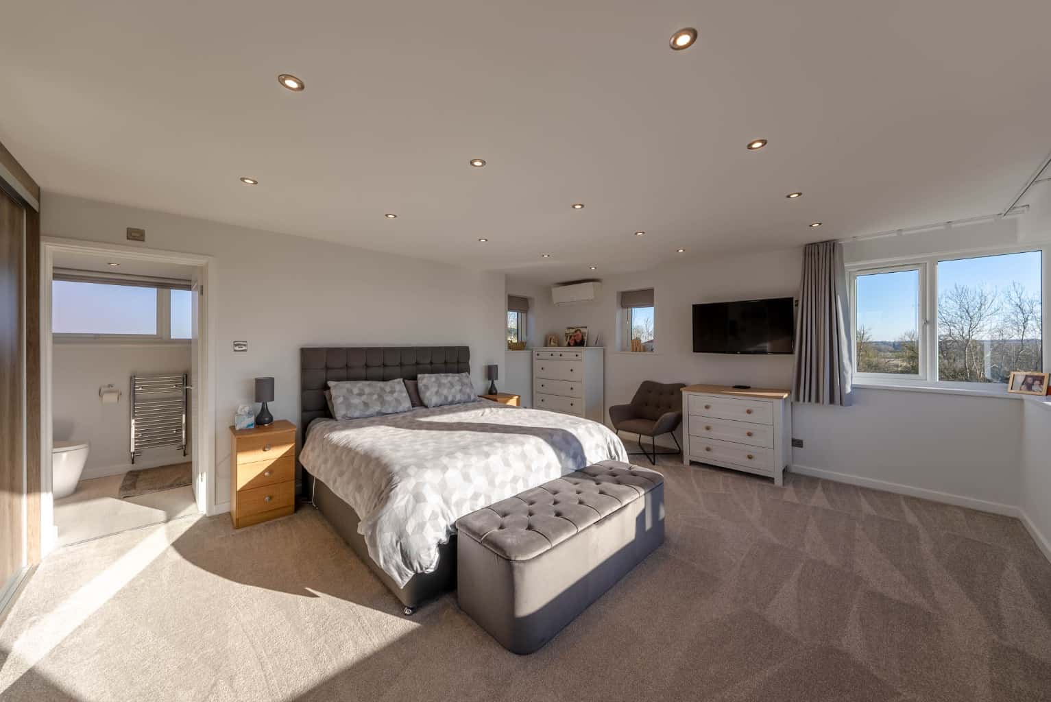 Stunning Countryside Home with Five Bedrooms, Two Bathrooms, Four Family Rooms & Gorgeous Grounds Property image 29