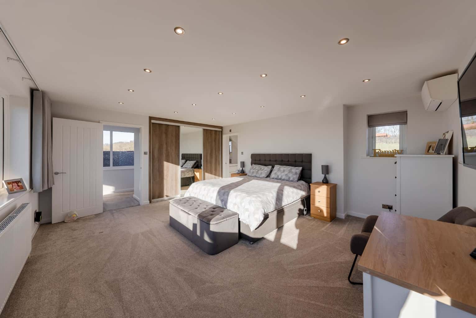 Stunning Countryside Home with Five Bedrooms, Two Bathrooms, Four Family Rooms & Gorgeous Grounds Property image 30