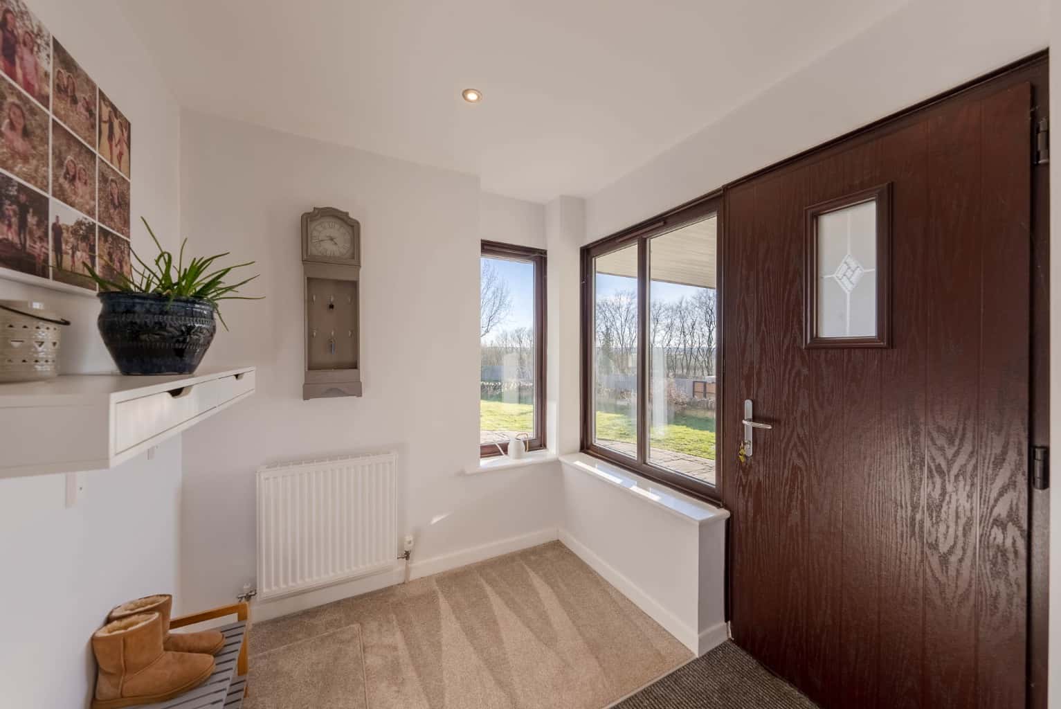 Stunning Countryside Home with Five Bedrooms, Two Bathrooms, Four Family Rooms & Gorgeous Grounds Property image 3