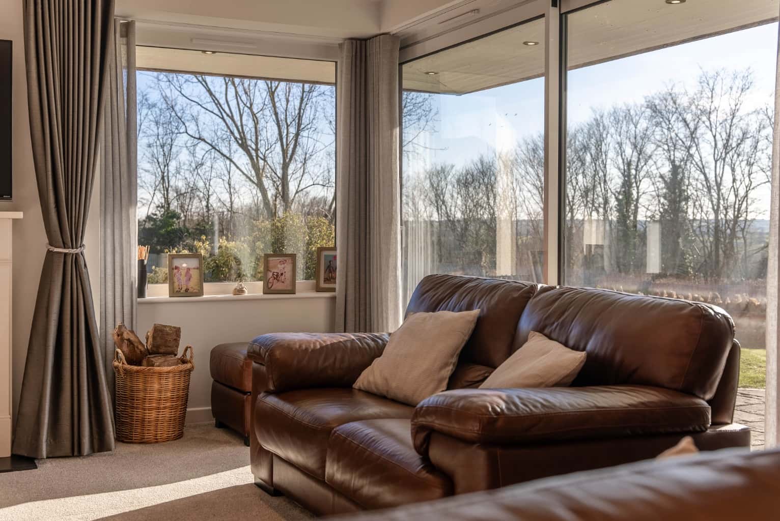 Stunning Countryside Home with Five Bedrooms, Two Bathrooms, Four Family Rooms & Gorgeous Grounds Property image 16