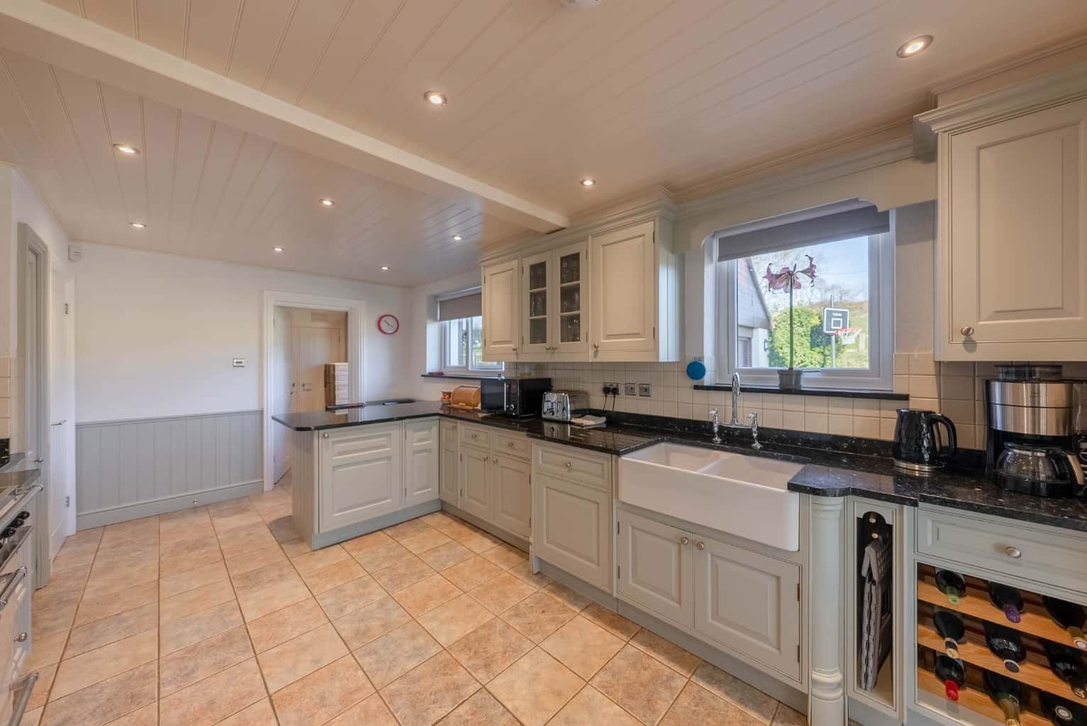 Stunning Countryside Home with Five Bedrooms, Two Bathrooms, Four Family Rooms & Gorgeous Grounds Property image 10