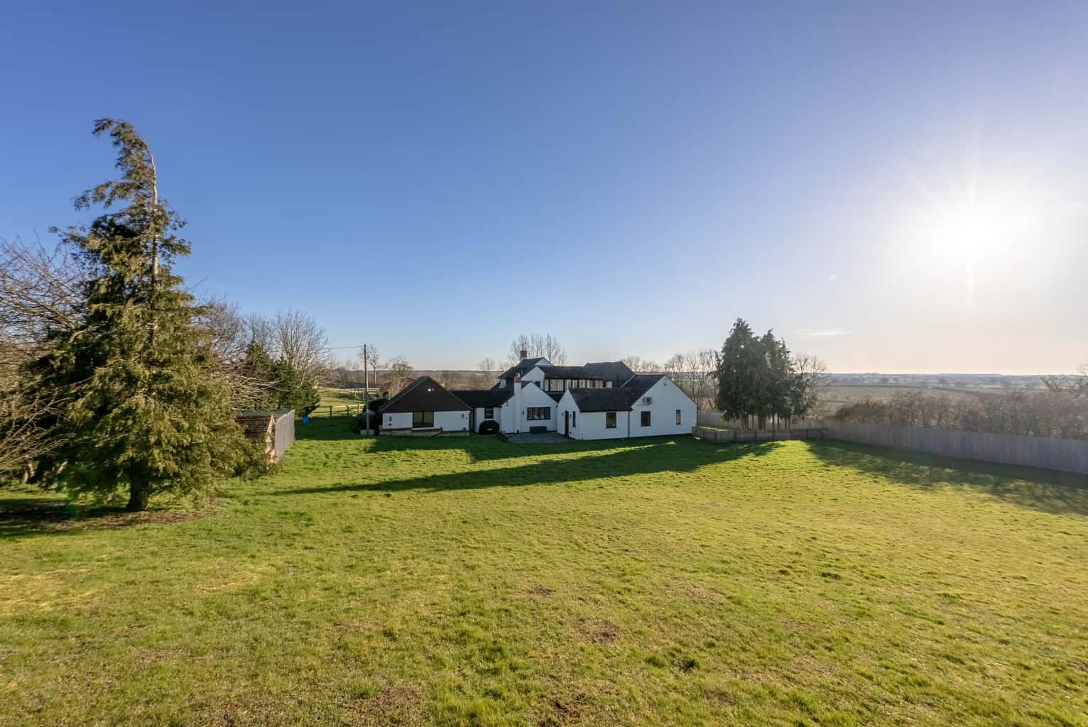 Stunning Countryside Home with Five Bedrooms, Two Bathrooms, Four Family Rooms & Gorgeous Grounds Property image 39