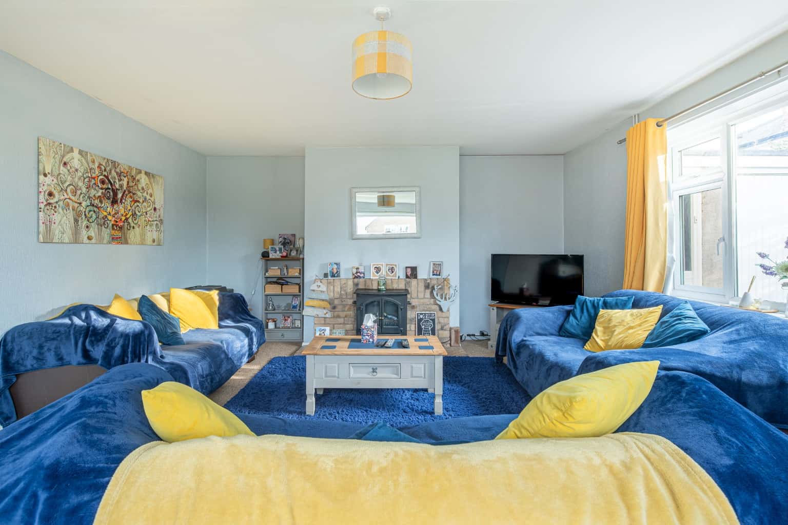Charming Two-Bedroom Bungalow with Driveway & Garage Located in the village of Tempsford Property image 4
