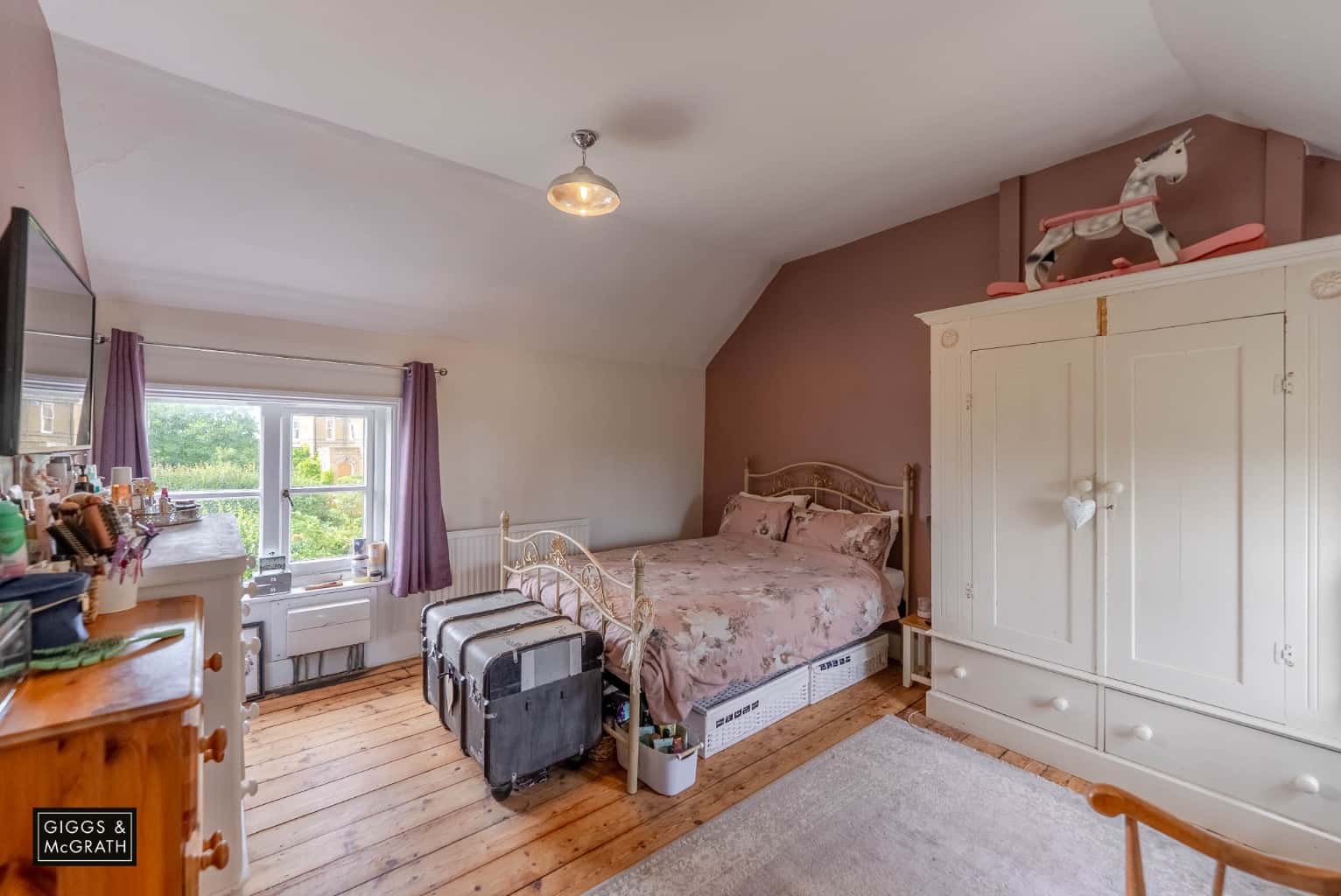 Beautiful Three Bedroom Victorian Home with Mature Garden in Grafham, Huntingdon Property image 13