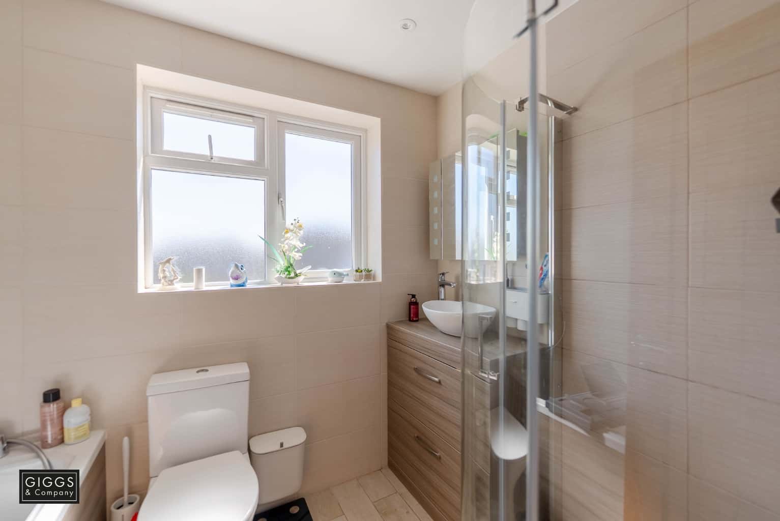 Modern 3-Bed Family Home with Stunning Extension, Prime St Neots Spot & Garage Parking Property image 9