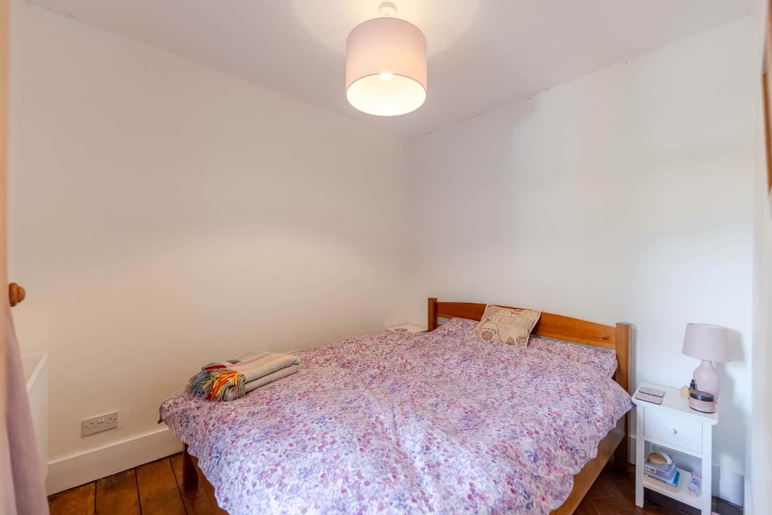 ** GUIDE PRICE £300,000 - £325,000** REFURBISHED CHARACTER HOME** LOUNGE WITH BAY WINDOW** Property image 9
