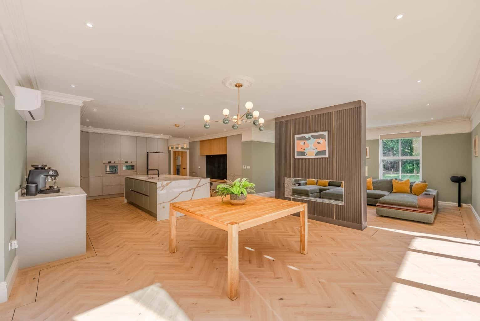 Magnificent Gated Riverside Residence With Moorings, Cinema & Annexe In St Neots, Cambs Near London! Property image 2