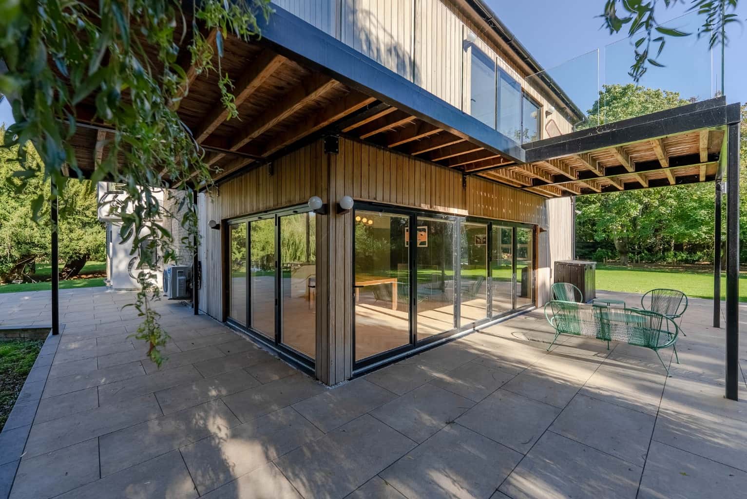 Magnificent Gated Riverside Residence With Moorings, Cinema & Annexe In St Neots, Cambs Near London! Property image 9