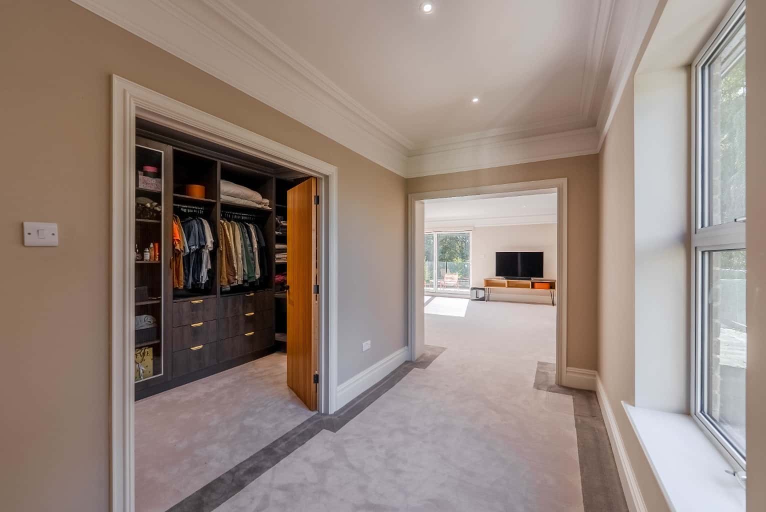 Magnificent Gated Riverside Residence With Moorings, Cinema & Annexe In St Neots, Cambs Near London! Property image 20