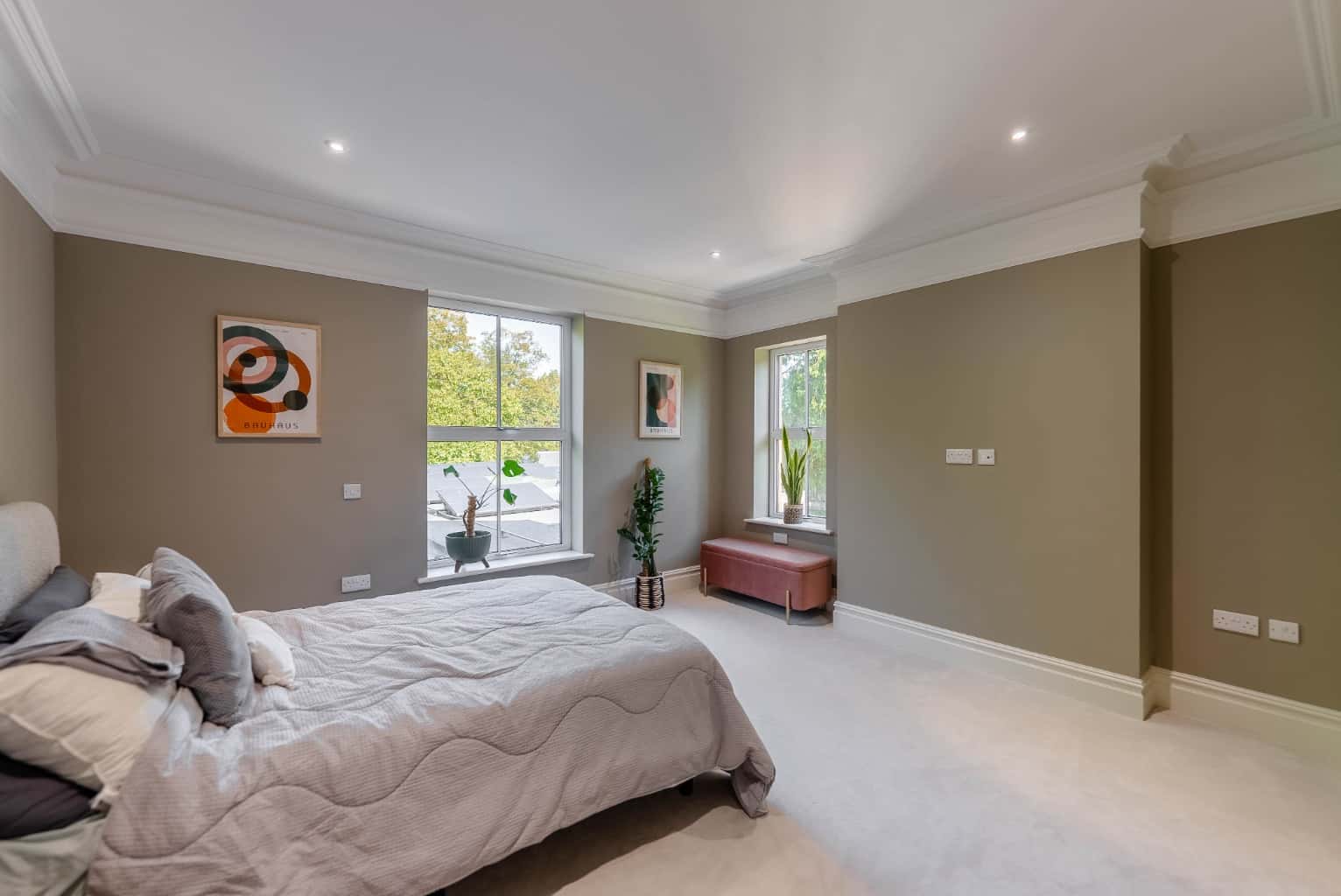 Magnificent Gated Riverside Residence With Moorings, Cinema & Annexe In St Neots, Cambs Near London! Property image 24