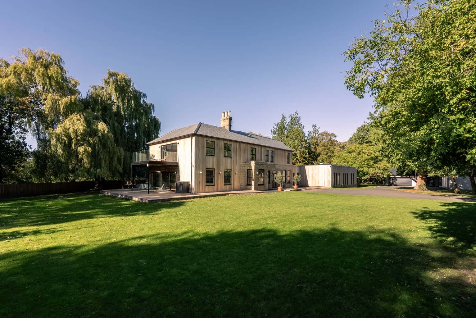Magnificent Gated Riverside Residence With Moorings, Cinema & Annexe In St Neots, Cambs Near London! Property image 10