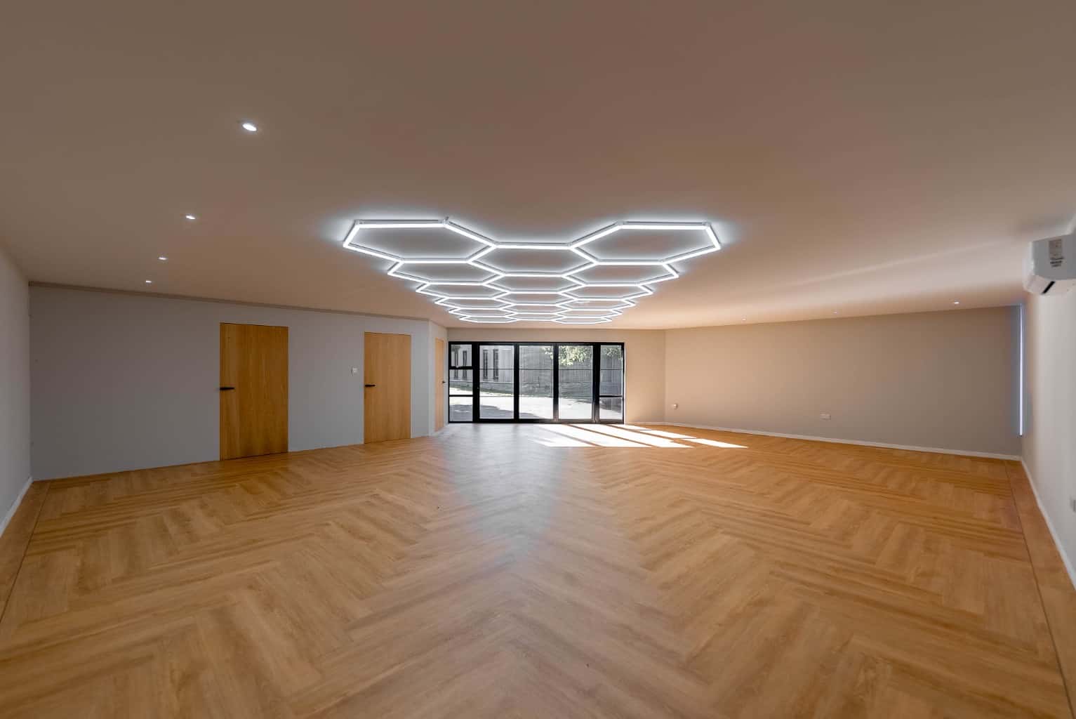 Magnificent Gated Riverside Residence With Moorings, Cinema & Annexe In St Neots, Cambs Near London! Property image 29