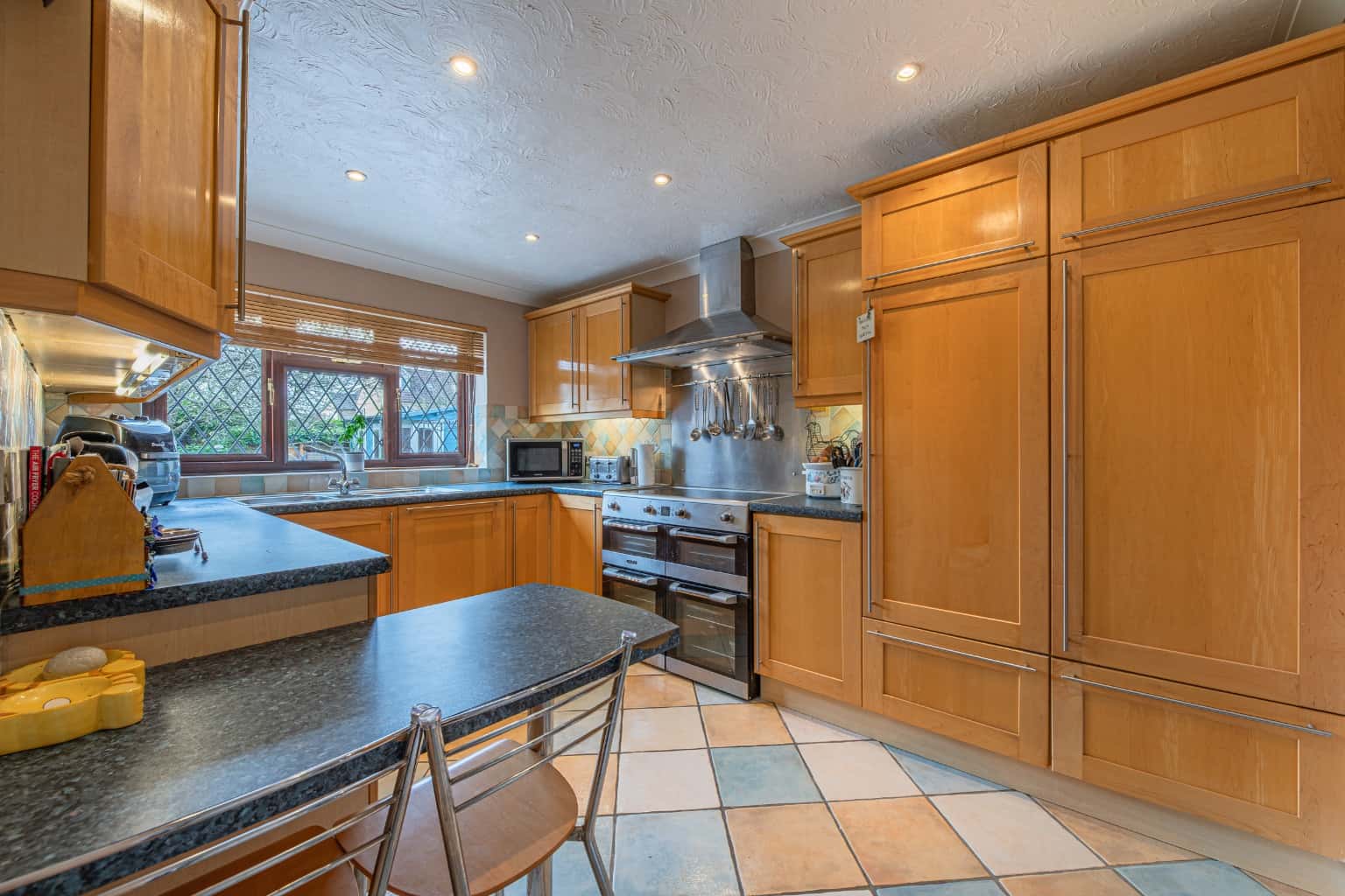 4 Bedroom detached house for sale Property image 3