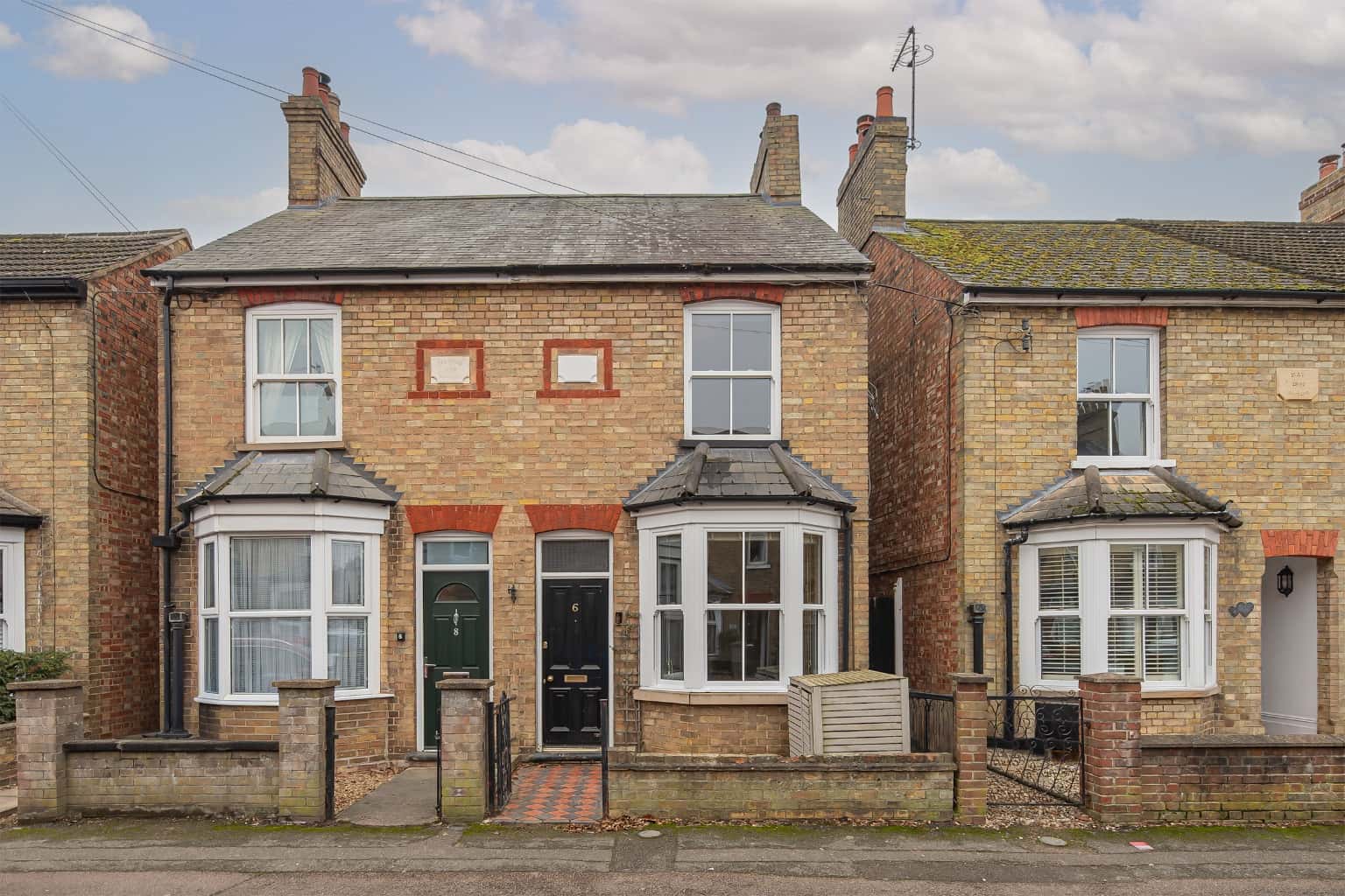 Charming 2-Bed Character Cottage in St Neots, Guide Price £325,000 - £350,000 Property image 1