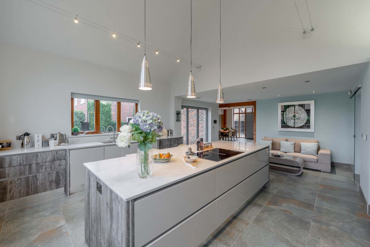 Exceptional Ex-Showhome Four Bedrooms Luxury Finish St Neots Outskirts Location Property image 4