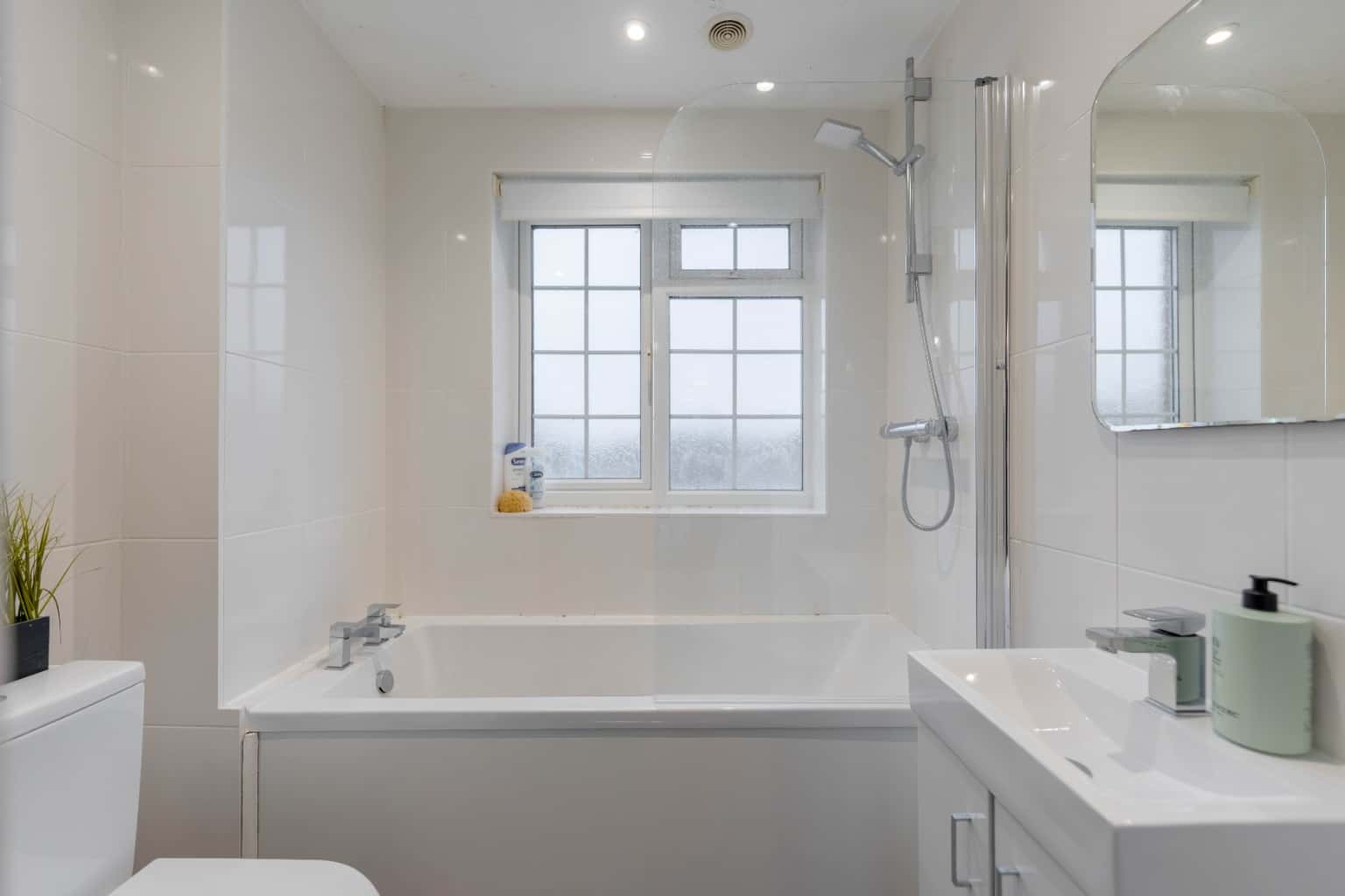 Charming 3-Bed End-Terrace in Booth Way, Ideal First Home! £300,000 to £325,000 Property image 12