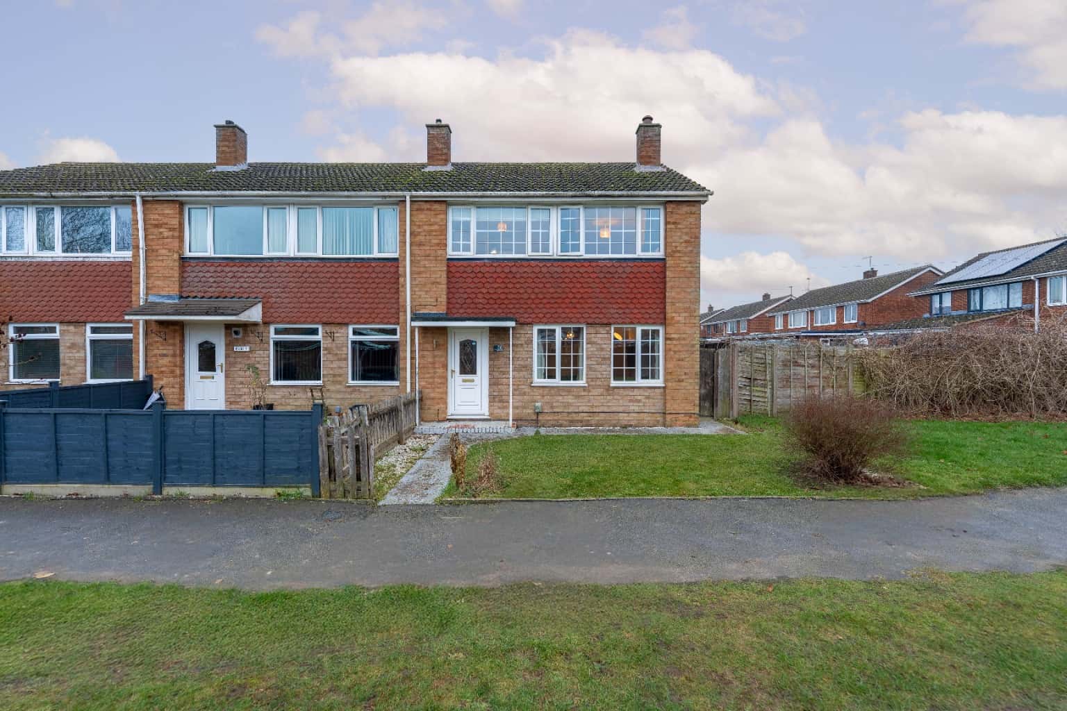 Charming 3-Bed End-Terrace in Booth Way, Ideal First Home! £300,000 to £325,000 Property image 1