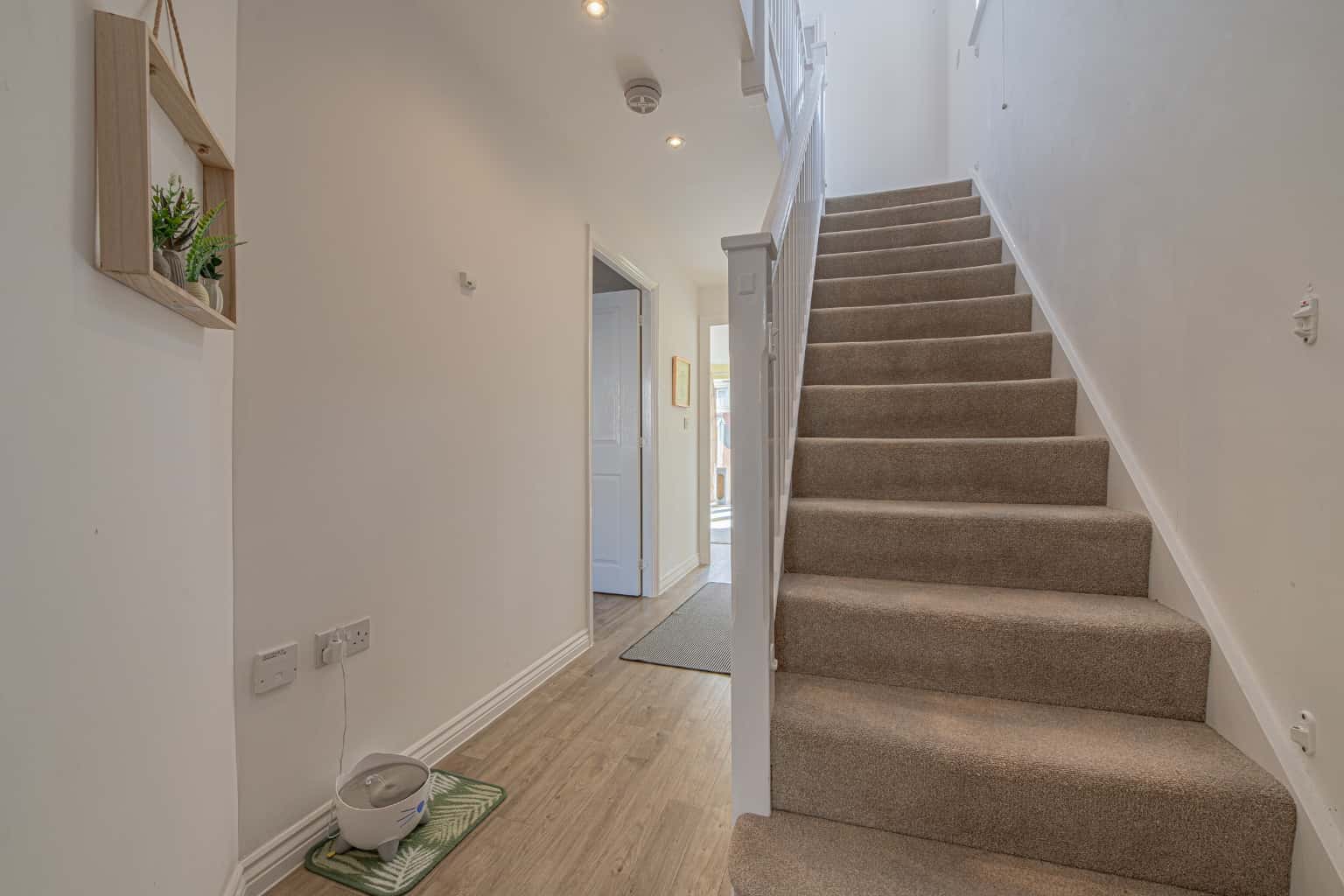 Beautifully Presented Four Bedroom Family Home in St. Neots Property image 5