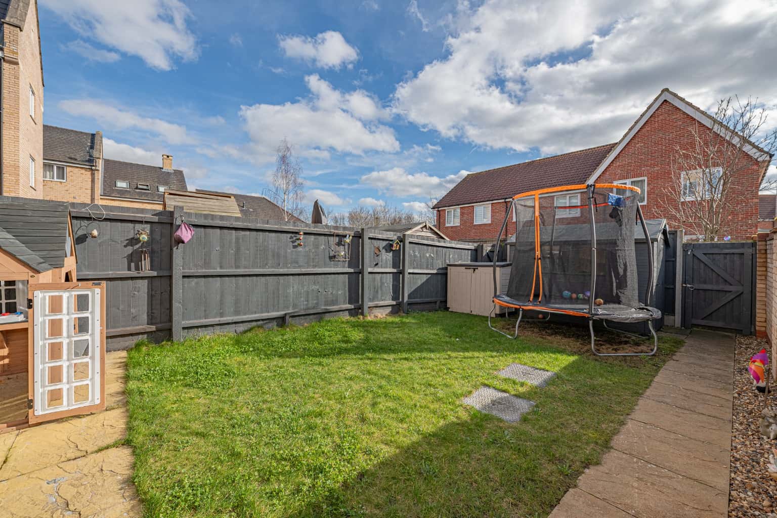 Beautifully Presented Four Bedroom Family Home in St. Neots Property image 17