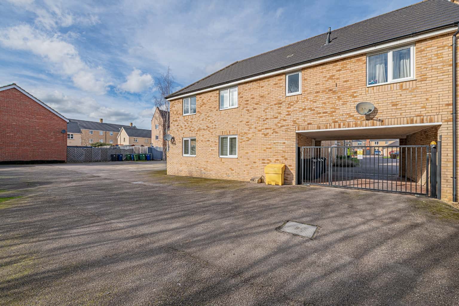 Beautifully Presented Four Bedroom Family Home in St. Neots Property image 19