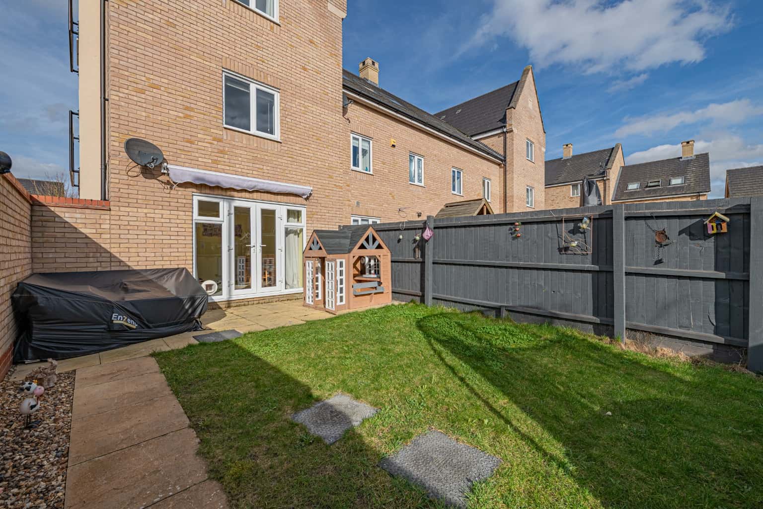 Beautifully Presented Four Bedroom Family Home in St. Neots Property image 4