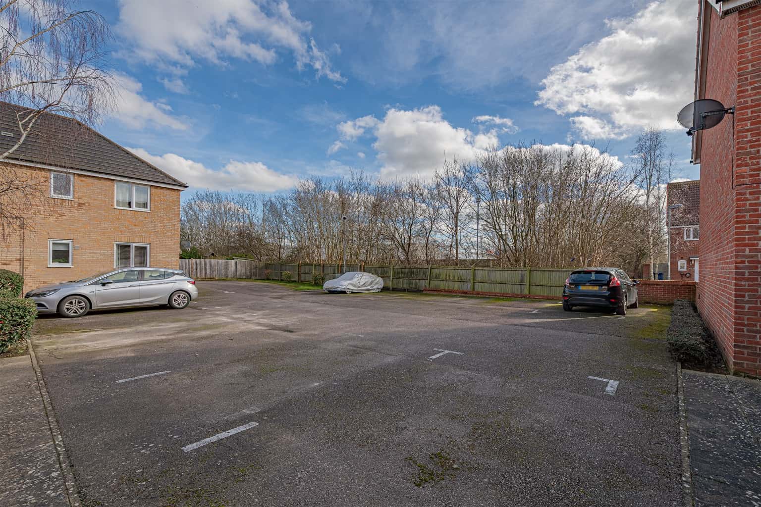 Beautifully Presented Four Bedroom Family Home in St. Neots Property image 18