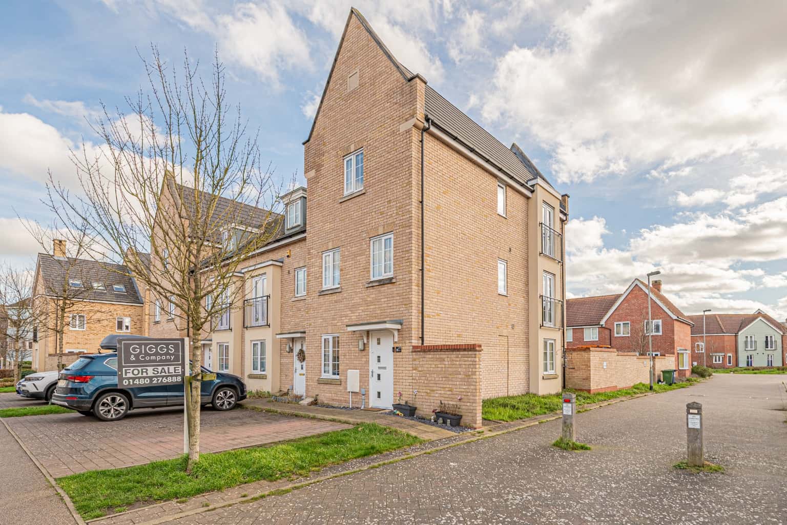 Beautifully Presented Four Bedroom Family Home in St. Neots Property image 1