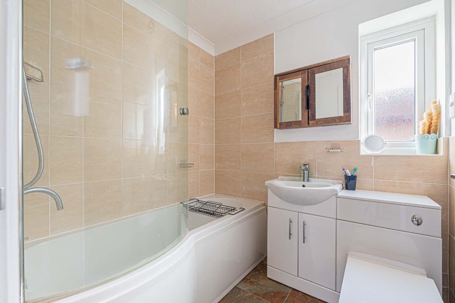 AIR CONDITIONED FOUR BEDROOM DETACHED WITH ENSUITE, SUN ROOM & EV CHARGER – PARKLANDS Property image 16