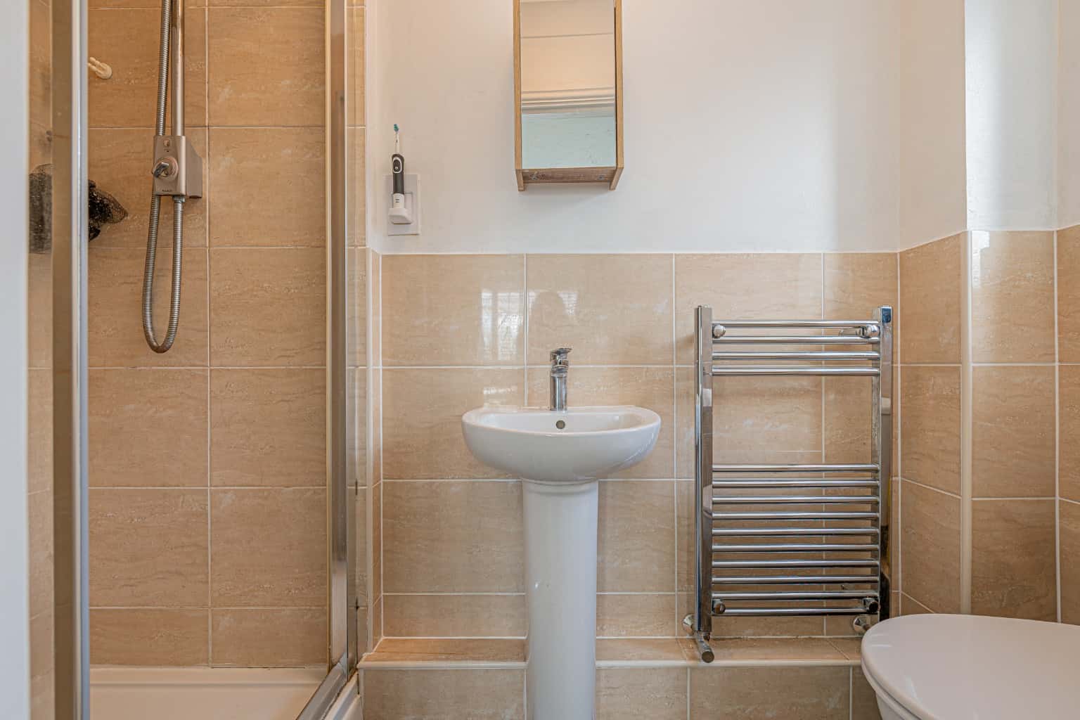 AIR CONDITIONED FOUR BEDROOM DETACHED WITH ENSUITE, SUN ROOM & EV CHARGER – PARKLANDS Property image 12