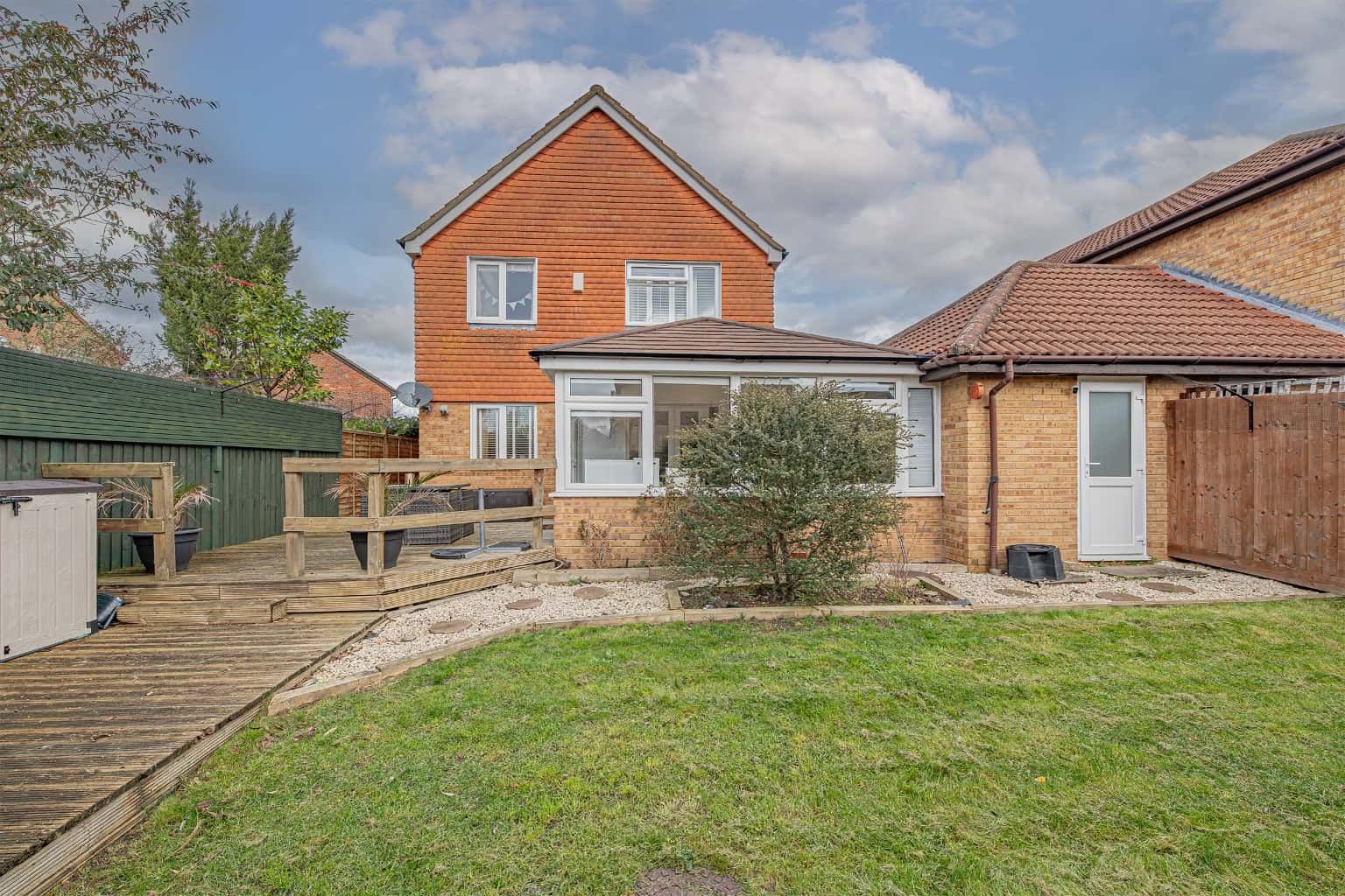 AIR CONDITIONED FOUR BEDROOM DETACHED WITH ENSUITE, SUN ROOM & EV CHARGER – PARKLANDS Property image 19