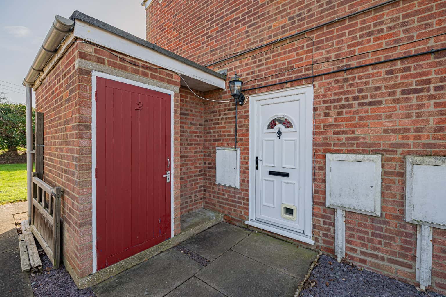 Stunning Two Bedroom Maisonette with Private Garden in Lakeside Close Property image 10