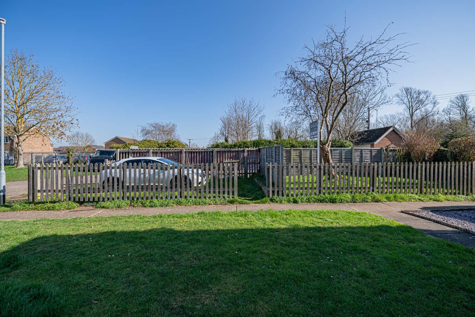 Stunning Two Bedroom Maisonette with Private Garden in Lakeside Close Property image 15