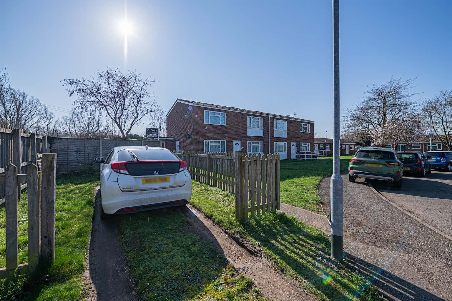 Stunning Two Bedroom Maisonette with Private Garden in Lakeside Close Property image 16