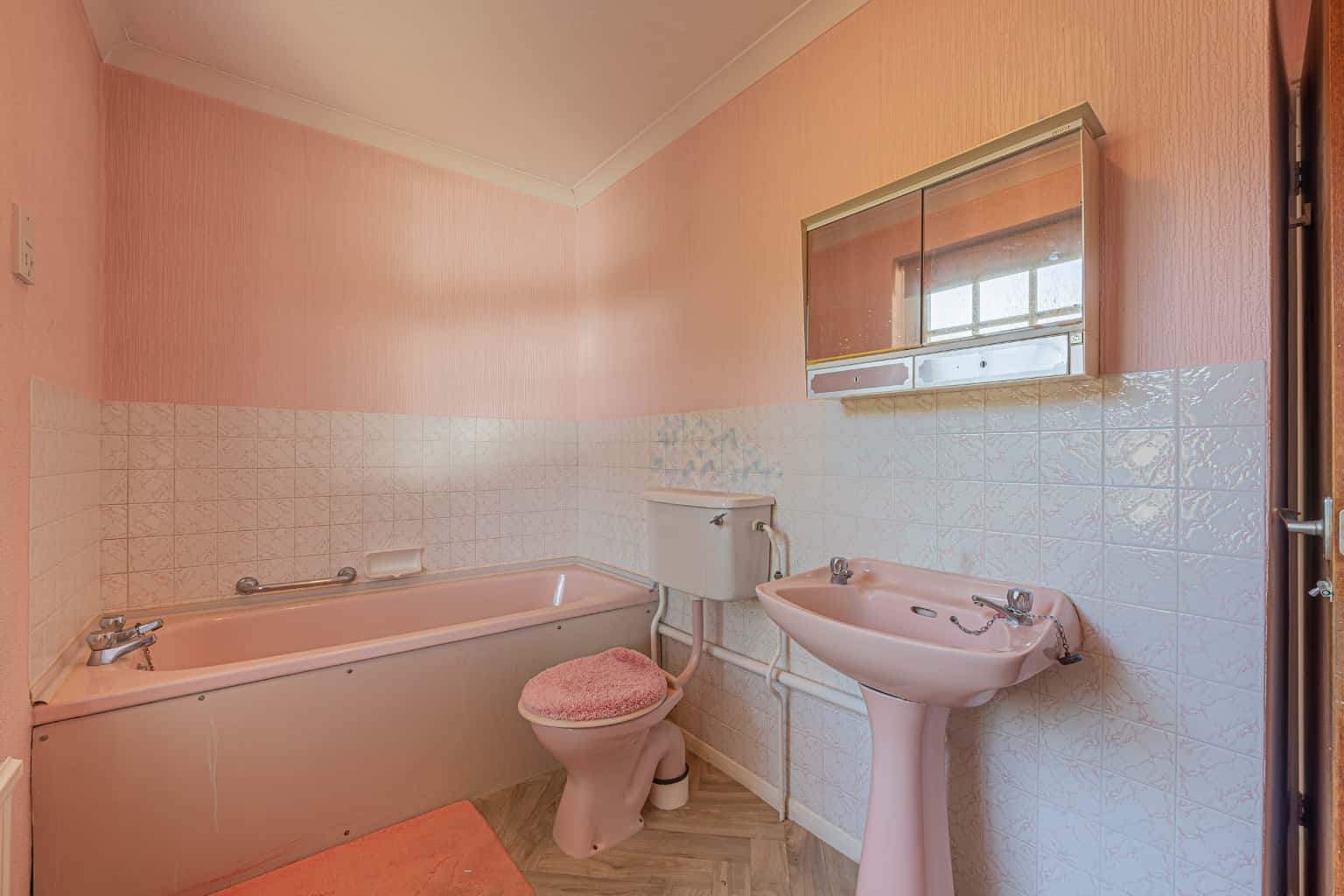 Rarely Available Four Bedroom Detached Home In Prime Eaton Socon Cul De Sac With Double Garage. Property image 14