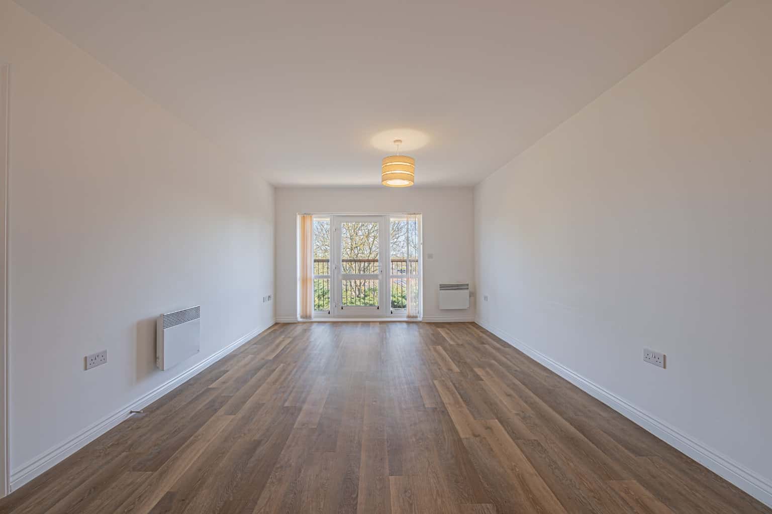 Spacious Modern Two Bedroom Apartment in Marbled White Court with its own Balcony Property image 3