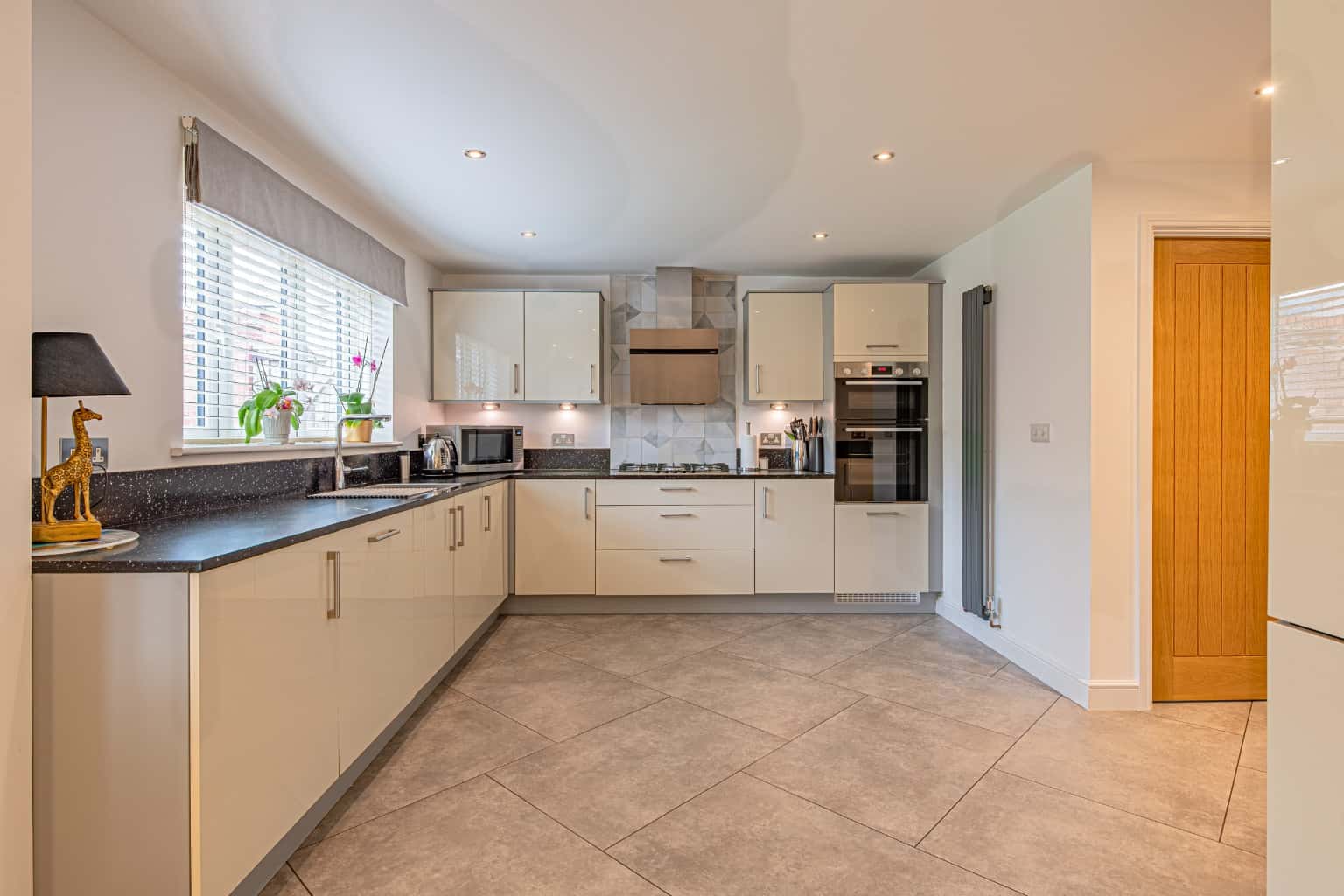5 Bedroom detached house for sale Property image 5