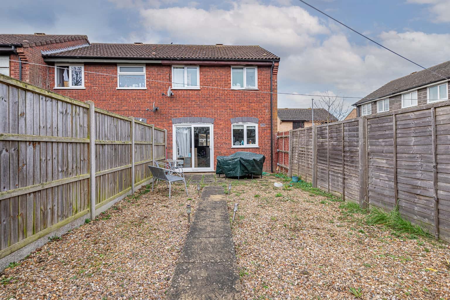 Three bedroom end of terrace home located in Pembroke Avenue, Eynesbury, St. Neots Property image 9