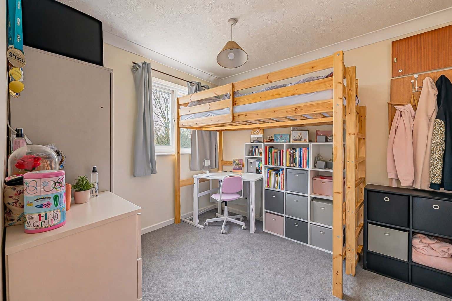 Three bedroom end of terrace home located in Pembroke Avenue, Eynesbury, St. Neots Property image 4