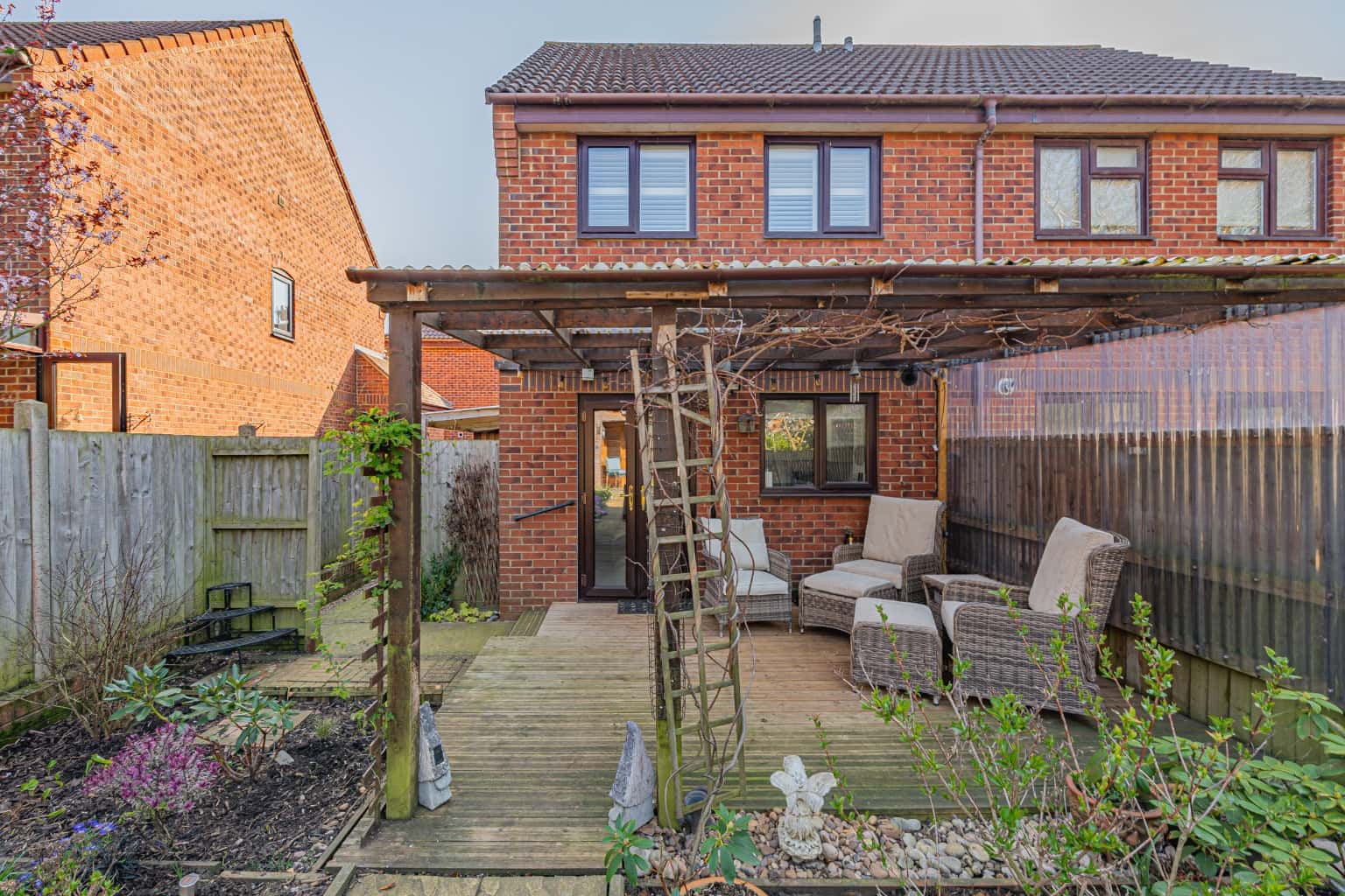 Two bedroom semi detached home located in Cornwallis Drive Eaton Socon. Property image 14