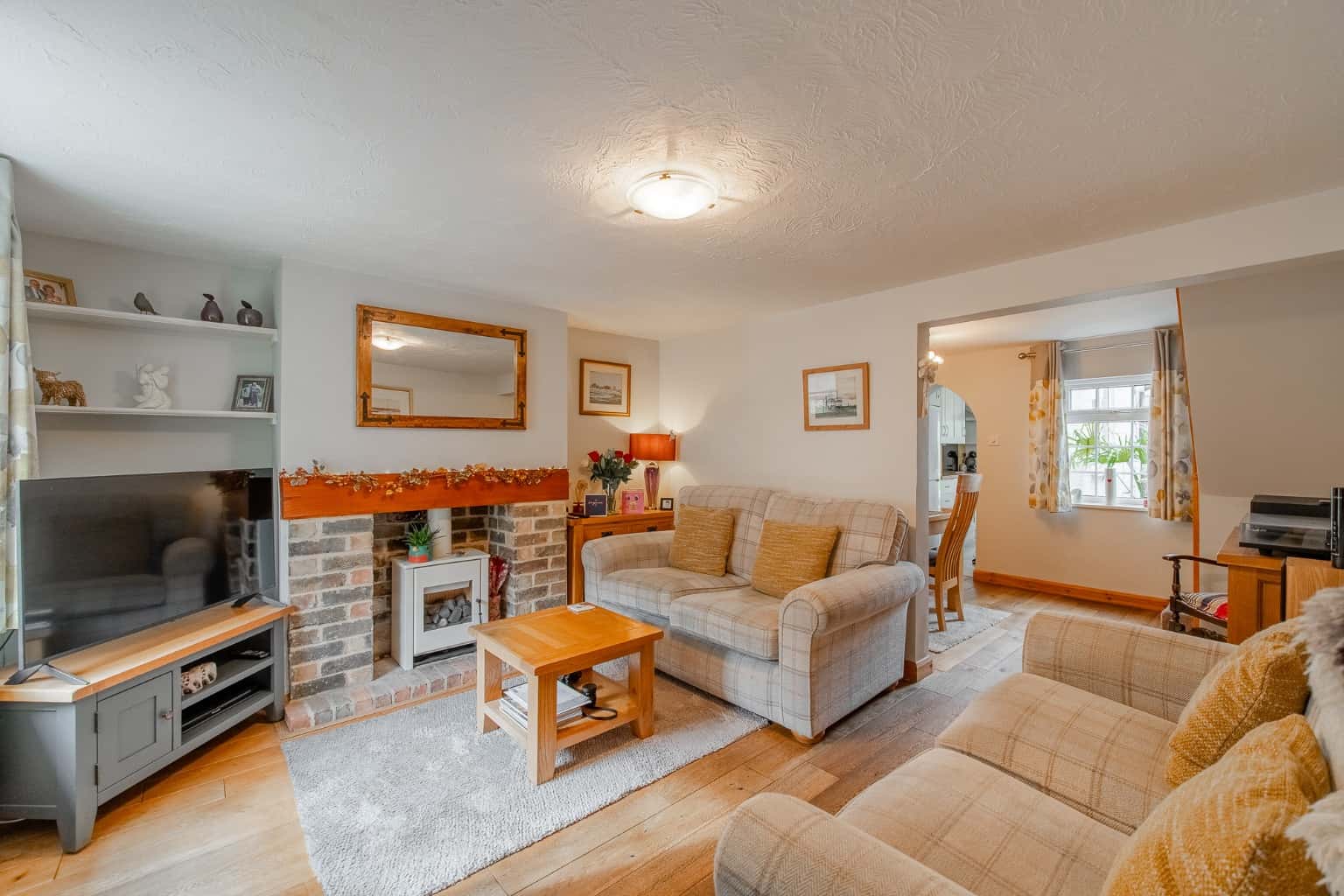 Two bedroom semi detached home situated on a quiet road of Old Eynesbury. Property image 7